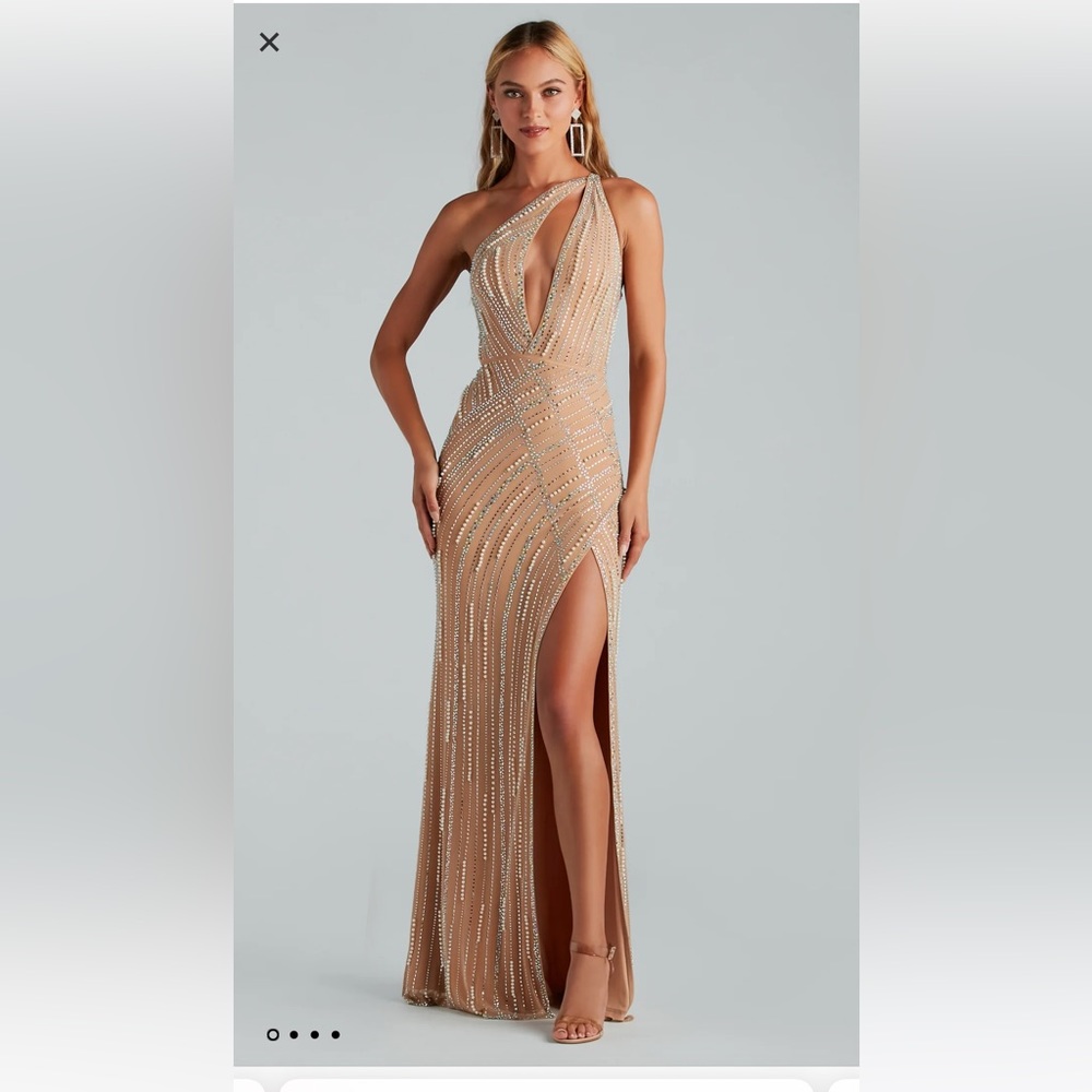 Evening gown / formal dress
